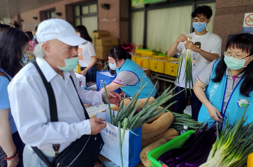 中部愛互聯關懷獨居長者 綠色市集熱鬧又溫馨