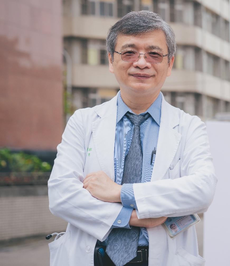 何茂旺 主任