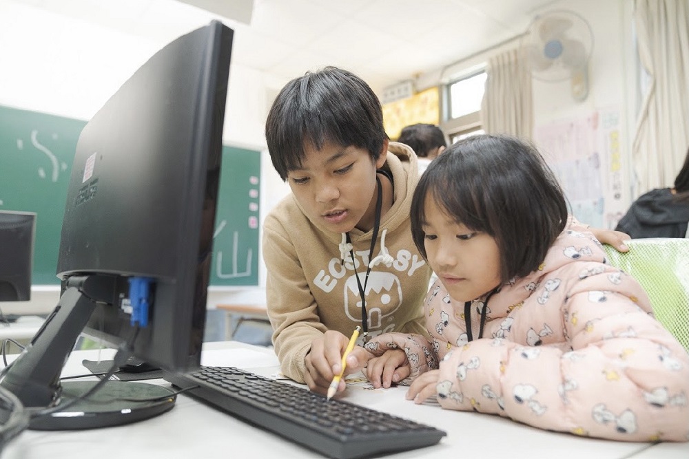 台積電攜手愛心企業夥伴挹注資源 幫助偏鄉學生學習 台積電攜手愛心企業夥伴挹注資源 幫助偏鄉學生學習