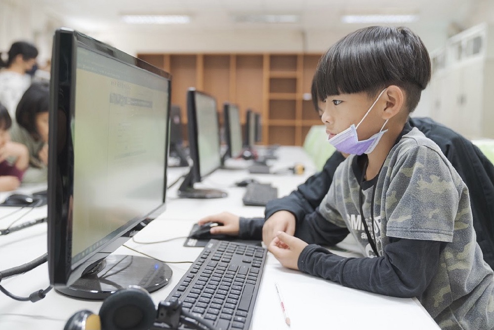 台積電攜手愛心企業夥伴挹注資源 幫助偏鄉學生學習 台積電攜手愛心企業夥伴挹注資源 幫助偏鄉學生學習
