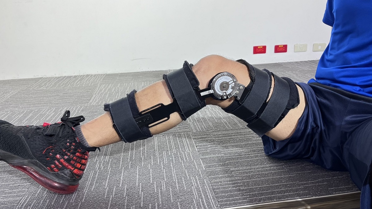 前十字韌帶斷裂，術後使用活動式膝關節護具