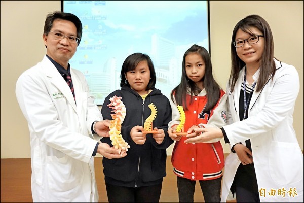 On January 30, 2016, the 3D Printing Medical R&D Center and the Spine Surgery Division held a joint news conference on spinal surgery.