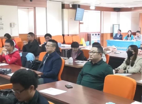 中醫傷科參與中華民國傷口醫學學會舉辦的傷口照護及包紮研習營，恭喜黃敬軒主任、黃維德醫師獲頒研習證書