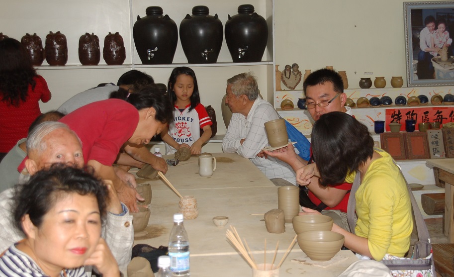 我們在「親手窯」製作陶土