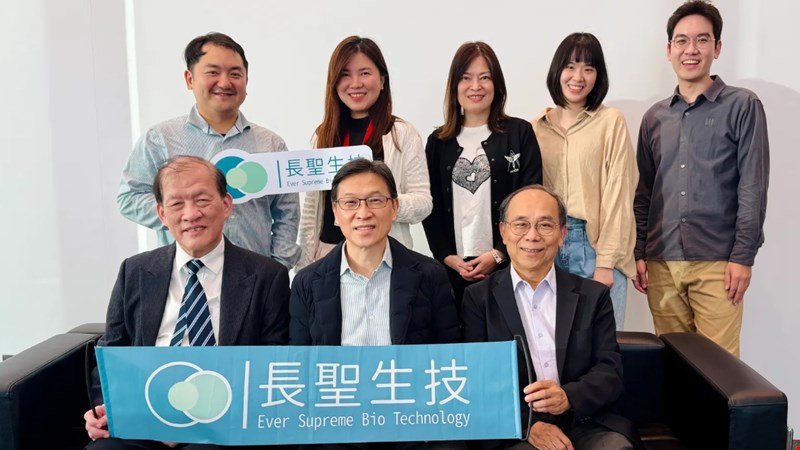 A Physician–Scientist CEO Redefines CAR-T for Solid Tumors