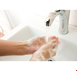 For safety – correct hand-wash can effectively prevent the spread of contagions 手部衛生：保護病人、避免感染