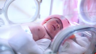 Brief introduction for new born babies admitted to NICU 新生兒加護病房入院處置簡介