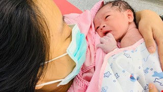 Mother and Newborn Skin-to-Skin Contact in the Delivery Room 產房即刻母嬰肌膚接觸