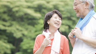 Osteoporosis in Postmenopausal Women 更年期後女性骨質疏鬆症