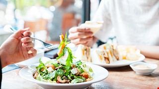 Bảng Thay Đổi Lượng Thức Ăn Đơn Giản 簡易食物份量代換表(越南文)