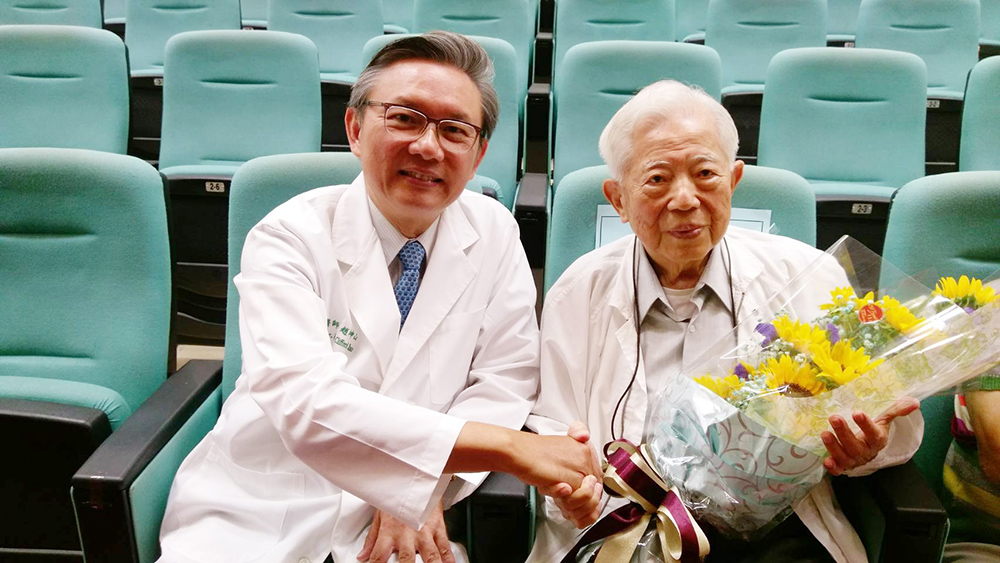 趙坤山院長癌症中心與77歲病人謝先生