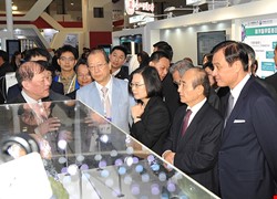 2018醫療科技展登場～中國附醫展出尖端醫療科技亮點成果