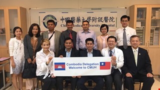 Đoàn đại diện Y tế Campuchia đến thăm quan Viện chúng tôi