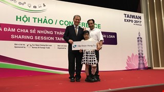 越南巨腿女孩回家了  見證臺灣醫療奇蹟  重度複雜重建手術  中國附醫國際醫療品牌實力