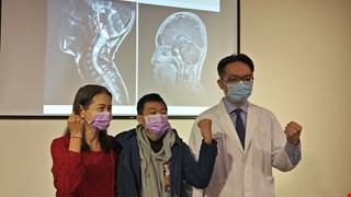 Học Sinh Lớp Chín Đau Cổ Hai Năm, Hóa Ra Là Khối U Tủy Sống Lan Rộng