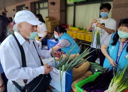 中部愛互聯關懷獨居長者 綠色市集熱鬧又溫馨
