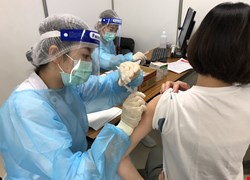 中國附醫開放莫德納疫苗施打 民眾預約踴躍