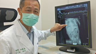 Respiratory distress syndrome caused by congenital abnormalities. Three-Year-Old girl could not breathe and is waiting for lung transplantation