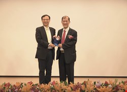 中國附醫榮獲2021第六屆國際醫療典範獎團體獎 歷屆獲四獎項肯定 彰顯發展臺灣國際醫療價值