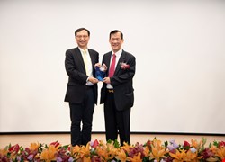 CMUH won the 6th International Medical Model Prize-Group Award in 2021 CMUH has been recognized with four awards over the years, demonstrating the value of the development of international medicine in Taiwan 